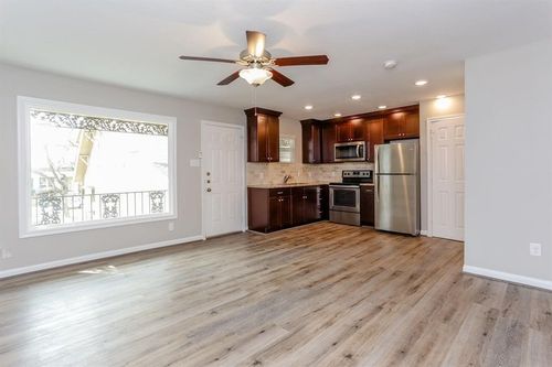 apt-3-808 1/2 W Main St, Houston, TX, 77006-4976 | Card Image
