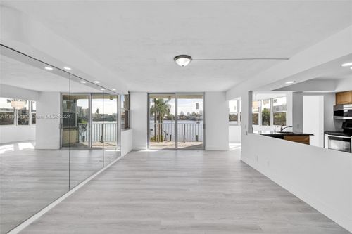 apt-2a-16570 26th Ave, North Miami Beach, FL, 33160-4015 | Card Image