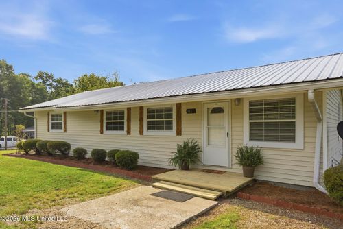 1457 Old Jackson Rd, Terry, MS, 39170-7162 | Card Image