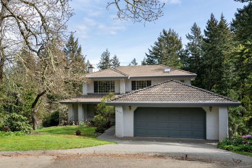 4617 Cliffwood Pl, Saanich, BC, V8Y1B6 | Card Image