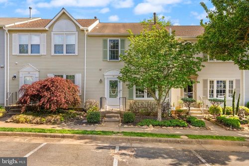 711 Acorn Ct, WARRENTON, VA, 20186-2151 | Card Image