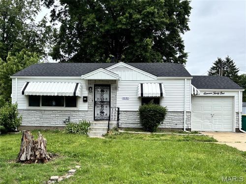 1131 Darr Dr, Saint Louis, MO, 63137-2211 | Card Image