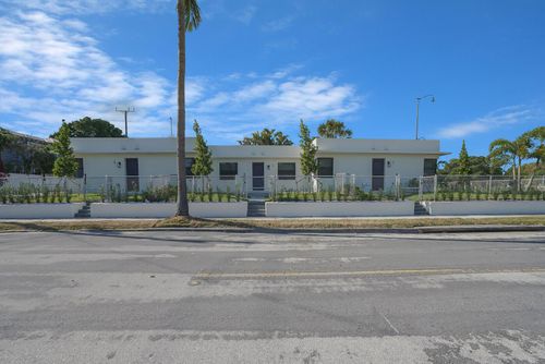 538 28th St, West Palm Beach, FL, 33407-5148 | Card Image