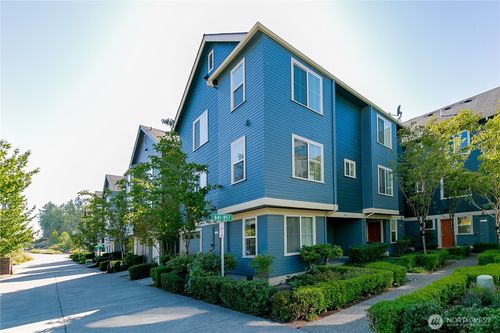 841 5th Pl Ne, Issaquah, WA, 98029-5400 | Card Image