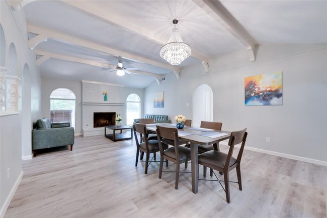 living room | Image 7