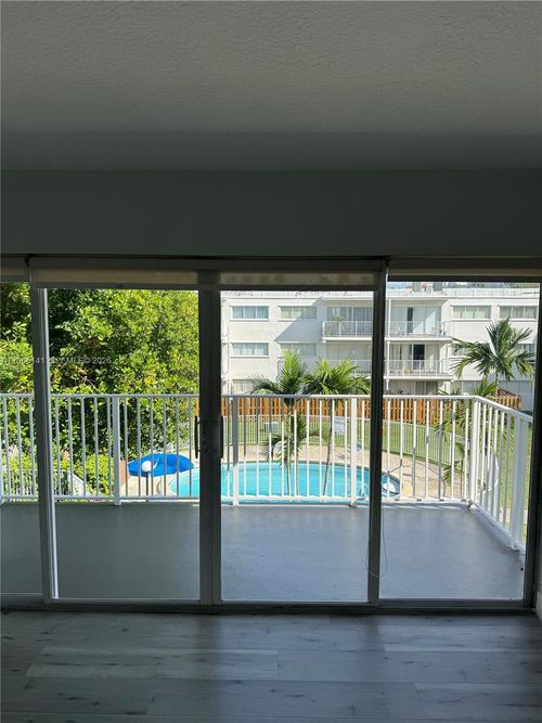 a315-7713 N Kendall Dr, Miami, FL, 33156-7596 | Card Image