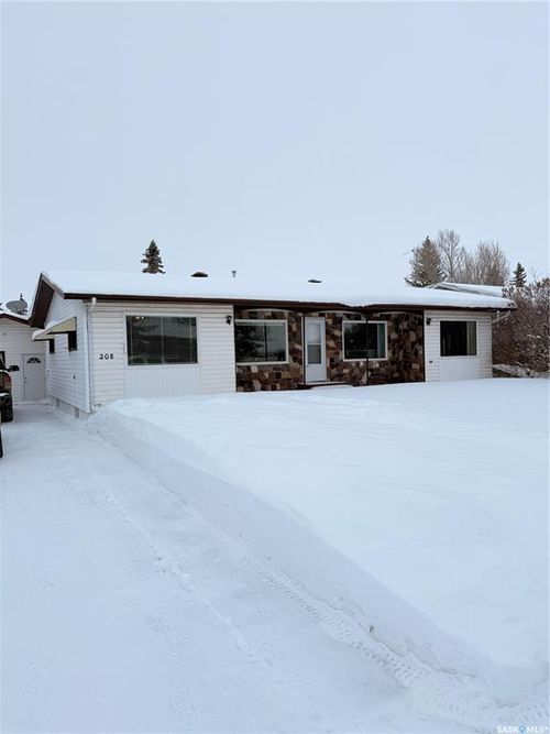 208 5 St S, Wakaw, SK, S0K4P0 | Card Image