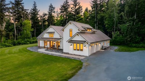 5680 Paradise Ln, Anacortes, WA, 98221-9540 | Card Image