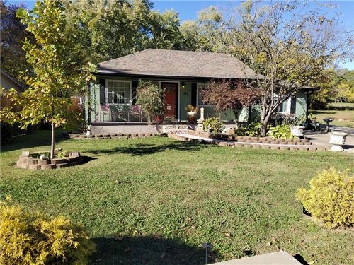 2668 E Huntsville Rd, Fayetteville, AR, 72701-7422 | Card Image