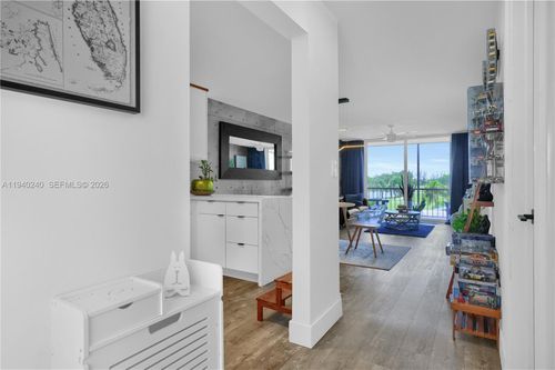 apt-320-8900 Washington Blvd, Pembroke Pines, FL, 33025-1532 | Card Image