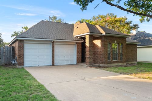 2802 Alexander Dr, Leander, TX, 78641-2460 | Card Image