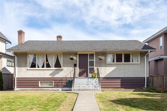2348 Oliver Crescent, House other with 4 bedrooms, 2 bathrooms and null parking in Vancouver BC | Image 1