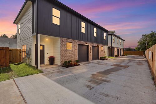 5034 Mallow Street, Houston, TX, 77033 | Card Image