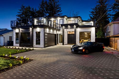 10686 141a St, Surrey, BC, V3T4R7 | Card Image