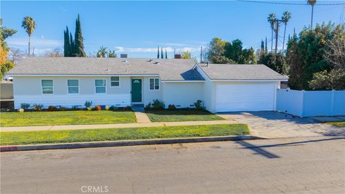 19034 Wyandotte St, Reseda, CA, 91335-2659 | Card Image