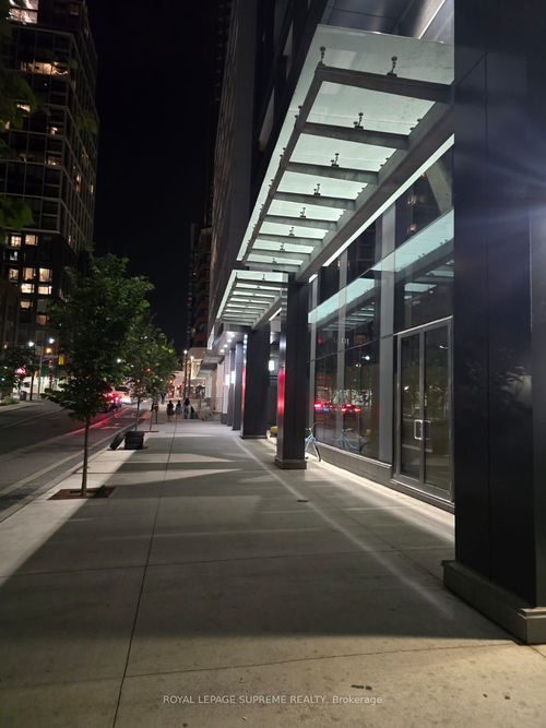 751-121 Lower Sherbourne St, Toronto, ON, M5A0W8 | Card Image