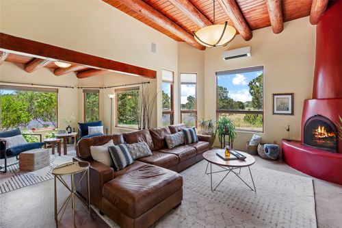 40 Paseo Del Antilope, Santa Fe, NM, 87506-7953 | Card Image