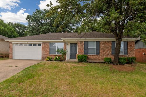 6410 Springfield Dr, Arlington, TX, 76016-5142 | Card Image