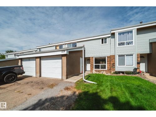 238 Grandin Vilge, St Albert, AB, T8N2J3 | Card Image