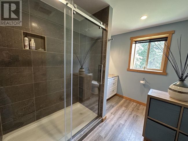 8396 Rainbow Country Road, House other with 3 bedrooms, 3 bathrooms and null parking in Bridge Lake BC | Image 31