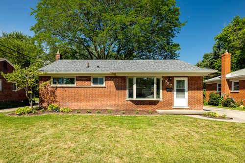 8937 Sunbury St, Livonia, MI, 48150-4026 | Card Image