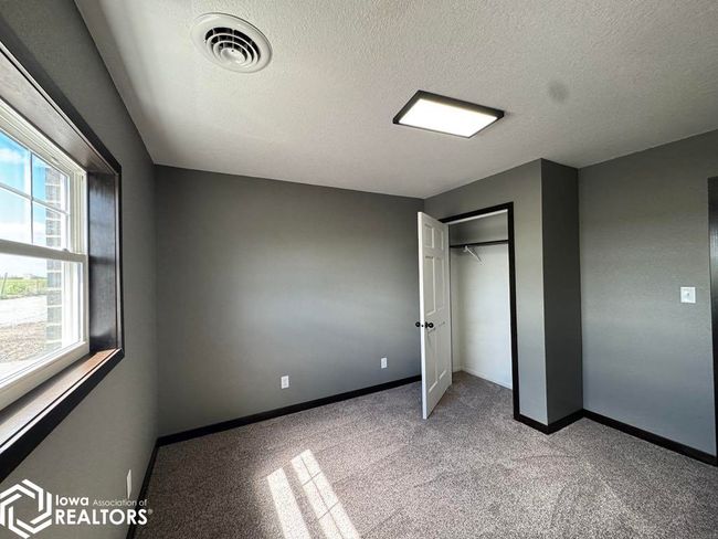 19229 Highway 5, Home with 4 bedrooms, 2 bathrooms and 2 parking in Centerville IA | Image 28