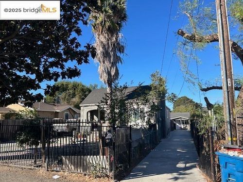 24 Mountain View Ave, Bay Point, CA, 94565-3410 | Card Image