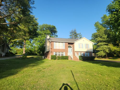 951 Belvedere Dr, Gallatin, TN, 37066-3405 | Card Image