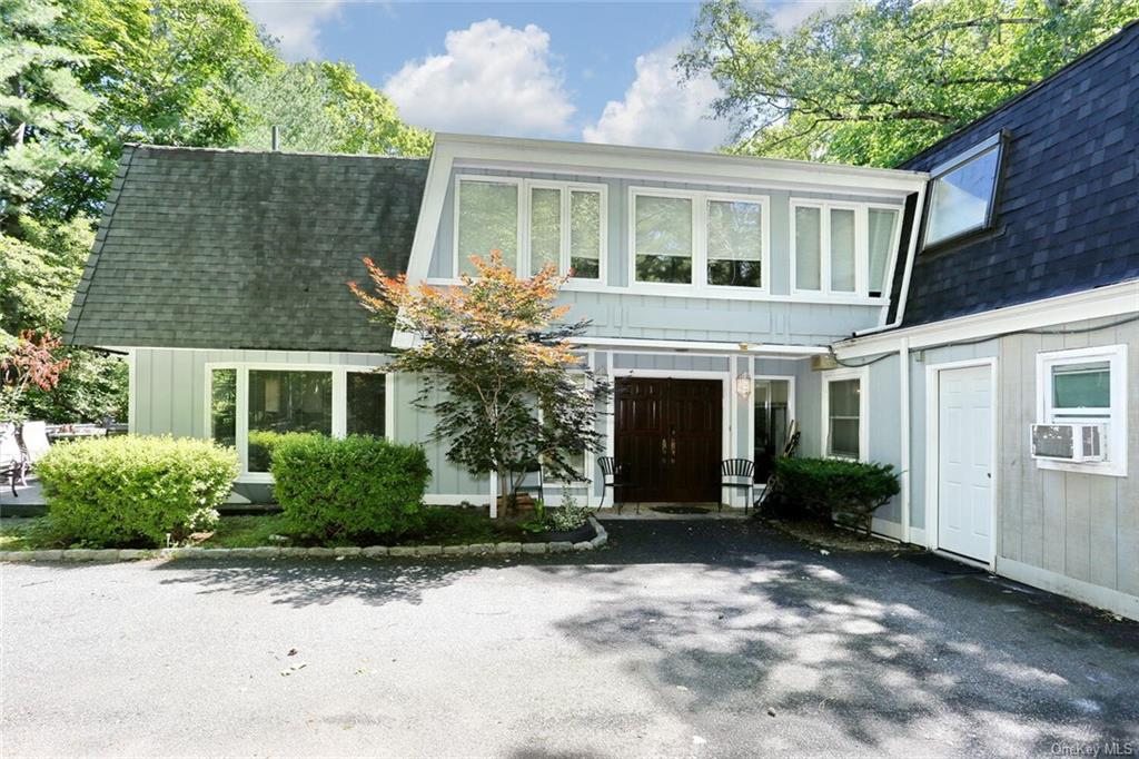 Emerald Dr, Pomona, NY 10970