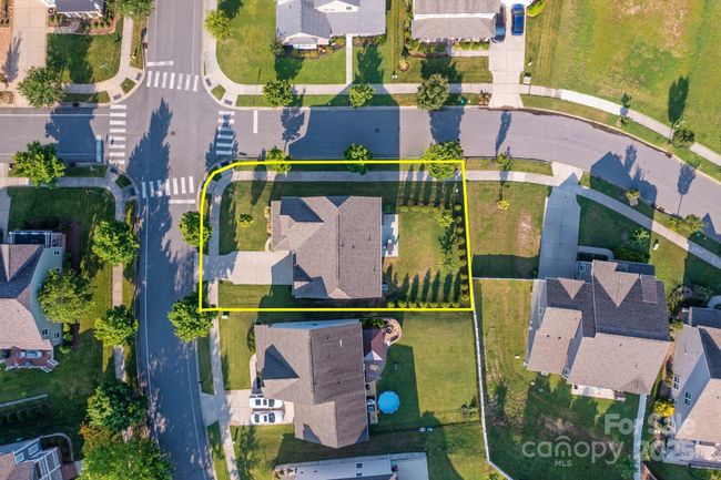 Lot lines are drawn but are not to scale | Image 28
