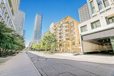 601 - 188 Redpath Ave, Condo with 2 bedrooms, 2 bathrooms and 1 parking in Toronto ON | Image 2