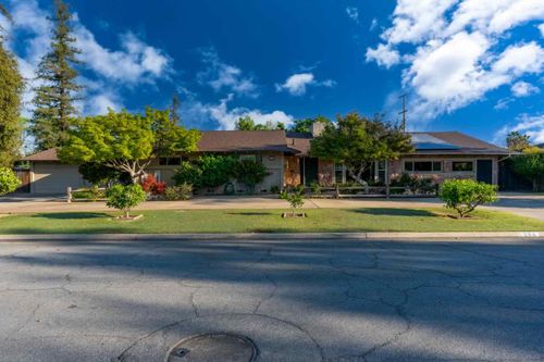 294 W San Bruno Ave, Fresno, CA, 93704-2621 | Card Image