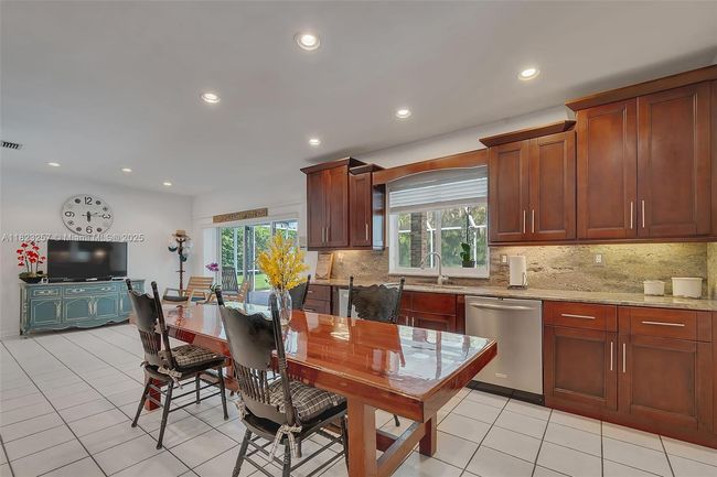 7340 Sw 123 Rd Ter, House other with 5 bedrooms, 3 bathrooms and null parking in Pinecrest FL | Image 10