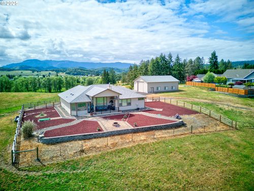 910 Swallow Ave, Sutherlin, OR, 97479-9112 | Card Image