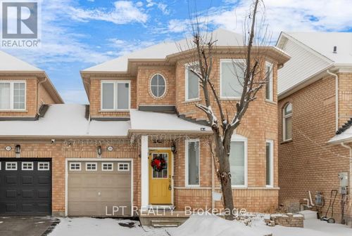 3040 Bentley Dr, Mississauga, ON, L5M6W2 | Card Image