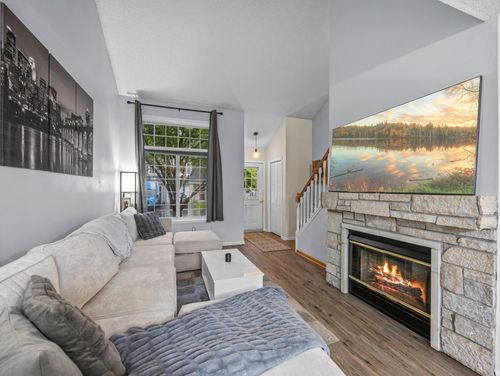 597 Mission Hills Way W, Chanhassen, MN, 55317-7702 | Card Image