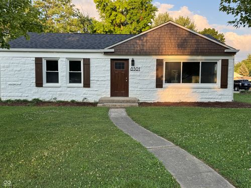 8501 Compton St, Indianapolis, IN, 46240-2333 | Card Image