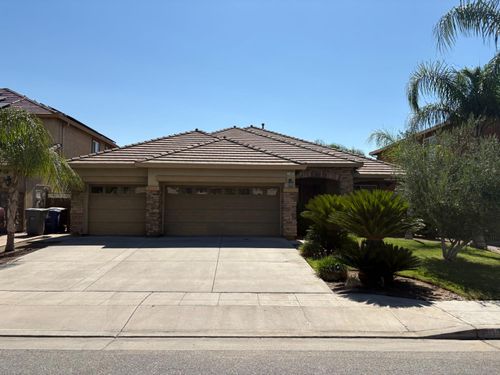 1105 N Perry Ave, Clovis, CA, 93611-3810 | Card Image