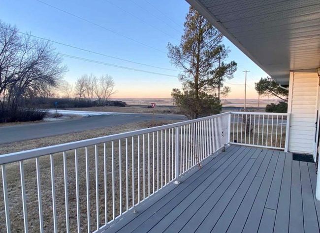 105 3 St, House other with 4 bedrooms, 3 bathrooms and 4 parking in Cadogan AB | Image 22
