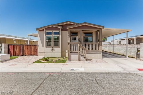 3331 Lost Hills Dr, Las Vegas, NV, 89122-4021 | Card Image