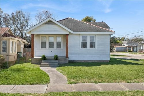 605 Hancock St, Gretna, LA, 70053-2119 | Card Image