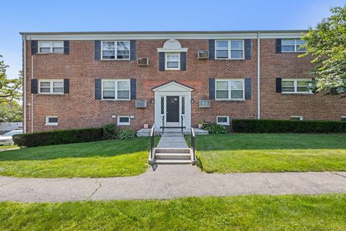 apt-3-90 Strawberry Hill Ave, Stamford, CT, 06902-2638 | Card Image