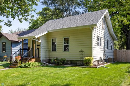 1218 13 1/2 St S, Fargo, ND, 58103-3008 | Card Image
