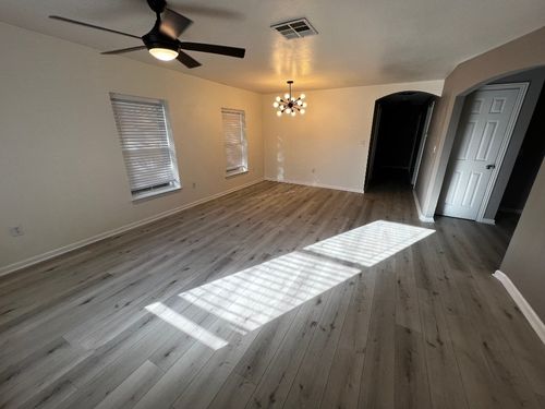 1203 Eleanor St, Austin, TX, 78721-2117 | Card Image
