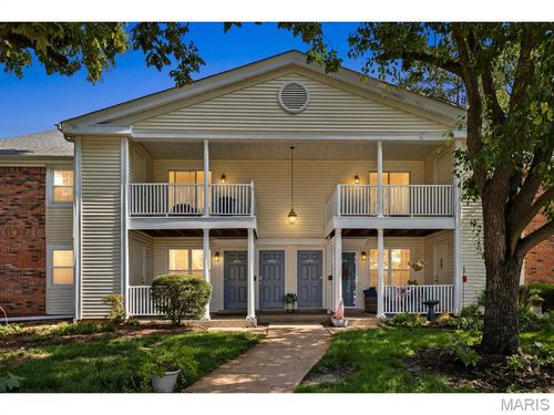 9158 Robin Ct, Brentwood, MO, 63144-1111 | Card Image