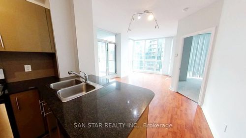 2201-16 Yonge St, Toronto, ON, M5E2A1 | Card Image