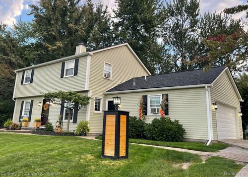 26560 Acacia St, Harrison Township, MI, 48045-2501 | Card Image