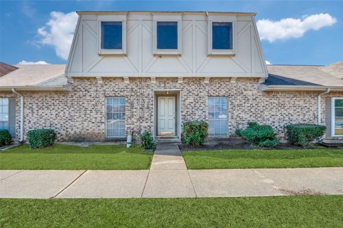 29-6 W Mountain Creek Dr, Grand Prairie, TX, 75052-6213 | Card Image