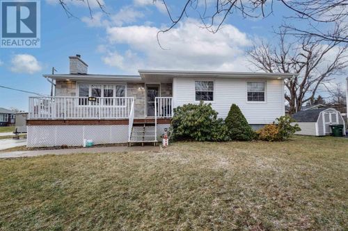 37 Hillside Ave, Glace Bay, NS, B1A4B7 | Card Image