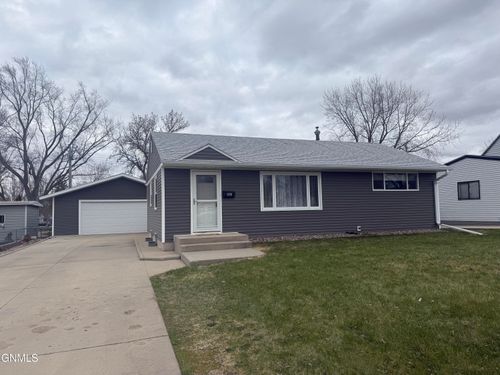 505 17th Avenue Sw, Minot, ND, 58701 | Card Image
